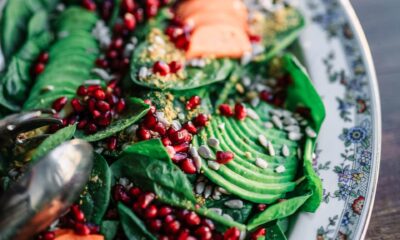 Green superfoods are not vegetables or organic food. In fact, they are natural supplements that provide a very high amount of nutrients and energy.